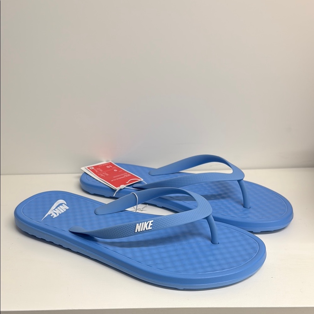 NWT Nike On Deck Flip Flops